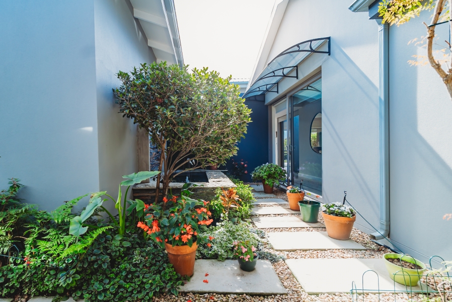 3 Bedroom Property for Sale in Earls Court Lifestyle Estate Western Cape